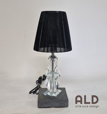 Lampada moderna da tavolo