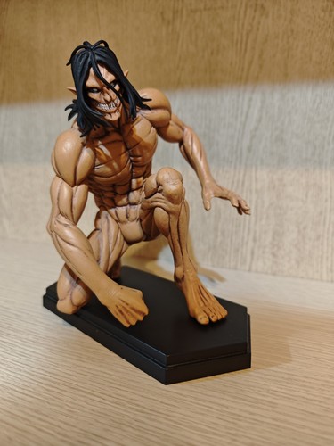 Figure eren jaeger titano - figure,