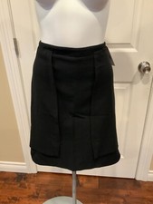 n. Gonna a matita nera