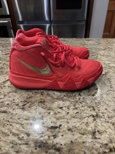 Tappeto rosso Nike Kyrie 4