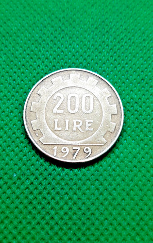 Moneta 200 lire del 1979 - moneta,