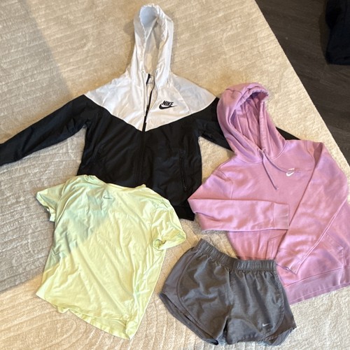 Lotto abbigliamento piccolo