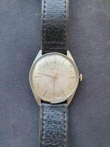 Orologio elegante uomo vintage