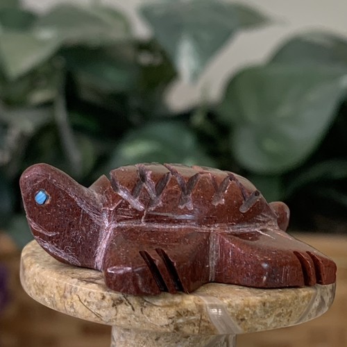 Vintage zuni fetish - zuni, pipstone