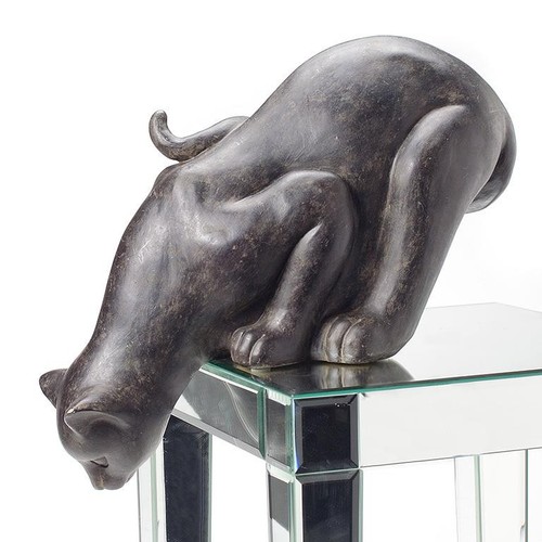 Cat peering over edge - peering, statue