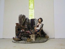 DIORAMA presepe TERRACOTTA/GESSO ? Calzolaio/Ciabattino con i vari attrezzi....
