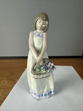 LLadro Cesto Figurine Bambina Fiori #5605 Tesori Floreali Alto 8" Ritirato