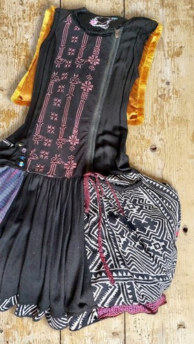 Abito smanicato desigual - /,