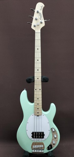 Sterling musicman stingray - by,