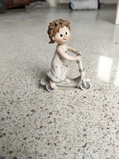 Oggetto In Porcellana