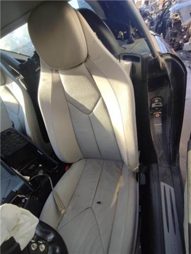 Asiento delantero izquierdo - delantero,