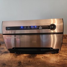 FoodSaver Vacuum Sealer /  Model V3840 Stainless Steel Great Condition