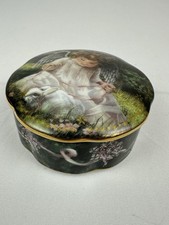 Carillon AN ANGEL'S KINDNESS