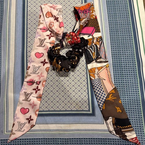Louis vuitton set - vuitton, scrunchie
