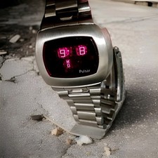 VINTAGE 1970  QUARTZ PULSAR P4