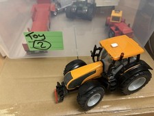 Trattore Siku 2569 Valtra -