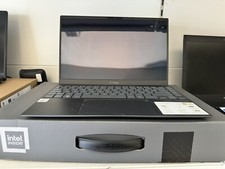 ASUS ZenBook 13 UX325EA-KG233T13,3" (Intel i5-, 8GB RAM, 512GB SSD) Come Nuovo