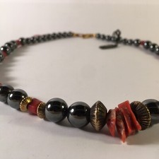 Girocollo ematite corallo - e, ~