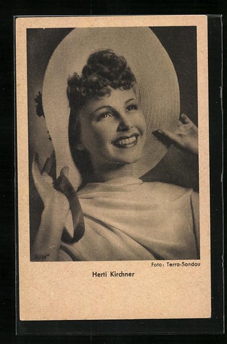 Attrice herti kirchner con - attrice,