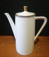 CAFFETTIERA IN PORCELLANA