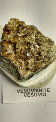 Minerale vesuvianite - ,