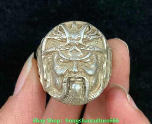 Antico anello tibetano vecchio