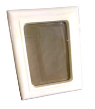 CORNICE   porta foto - in ceramica bianca con motivo floreale  cm 26x33