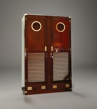 Armadio stile marina in mogano