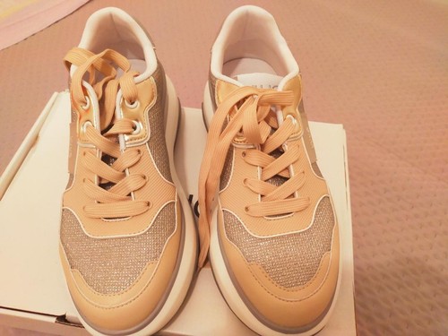 Sneakers donna liu june 02 - jo,
