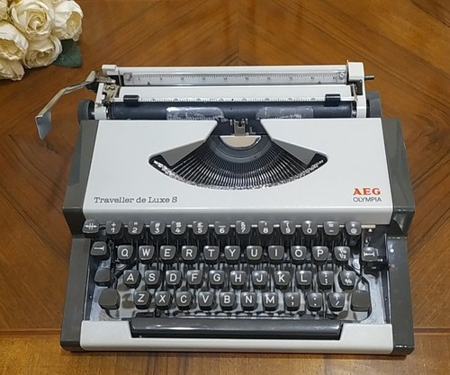 Macchina scrivere vintage - scrivere,