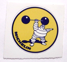 Adesivo Pubblicità Omino Michelin Sollevamento Pesi Sport Bib Bibendum Maturo