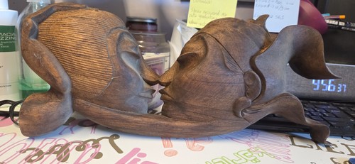 Scultura del bacio - tra, due