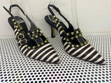 Scarpe Stringate A Punta Con