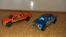 lotto di 2 automobiline HOTWHEELS FORD F-150 2009 auto giocattolo pick-up di da