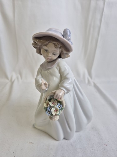 Lladro figurine happiness - lladro,