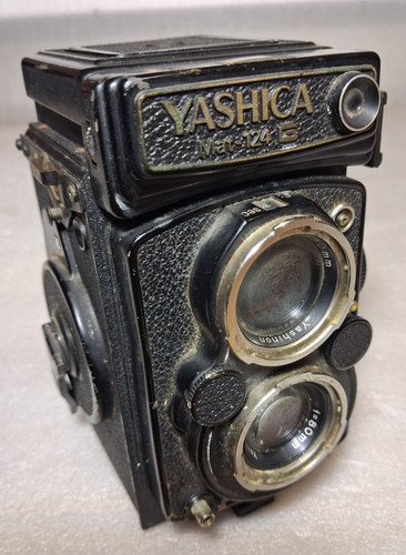 Yashica mat 124g - mat, is)