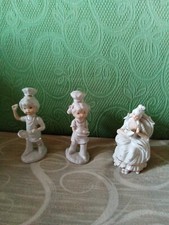 lotto statuine soprammobili in porcellana di Capodimonte bianca e oro