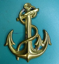 Fregio metallico per basco