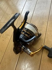 Mulinello da Spinning Daiwa PLAISO 2500H-LBD Attrezzatura da Pesca Usato Poco Ottimo