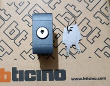 Deviatore 1P 16A a Chiave