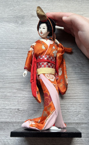 Bambola geisha giapponese