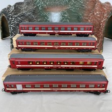 Quattro (4) carrozze