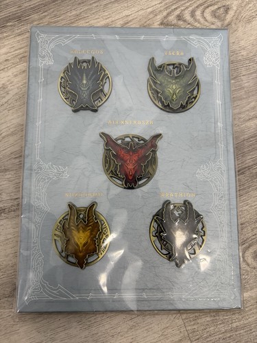 World warcraft pin - warcraft,