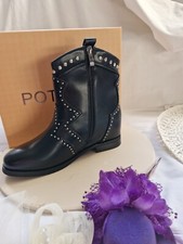 Stivali neri borchiati nuovi