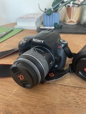 sony alpha a390 con obiettivo