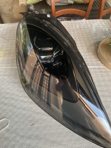 Faro anteriore destro