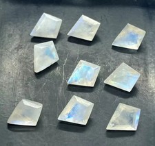 Pietra di Luna Arcobaleno AAA+