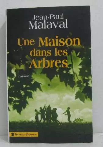 Une maison dans - , arbres