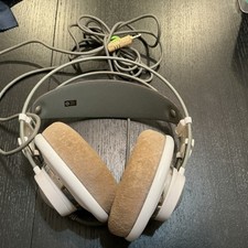 Cuffie di riferimento AKG K701.
