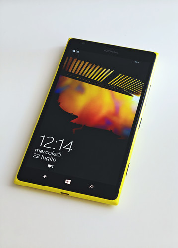 Nokia lumia 1520 - giallo, •